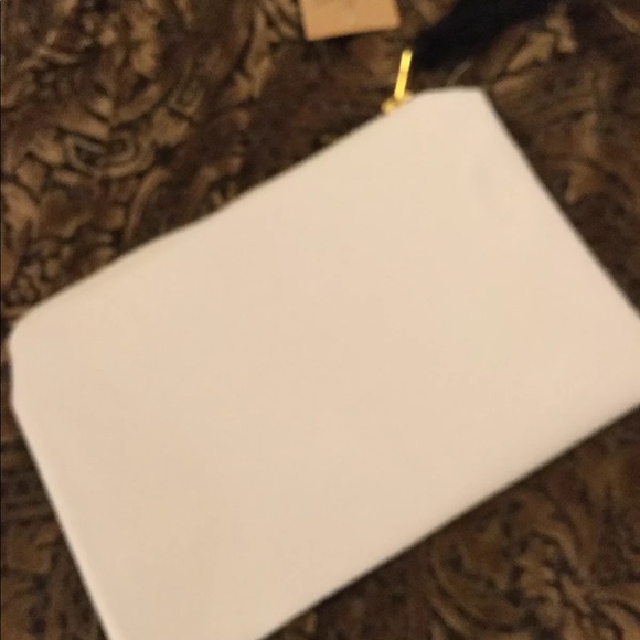 Running on Caffeine and Dry Shampoo makeup bag - Picture 4 of 4